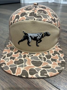 Pointing Dog Camouflage Trucker Hat - Tan/Brown